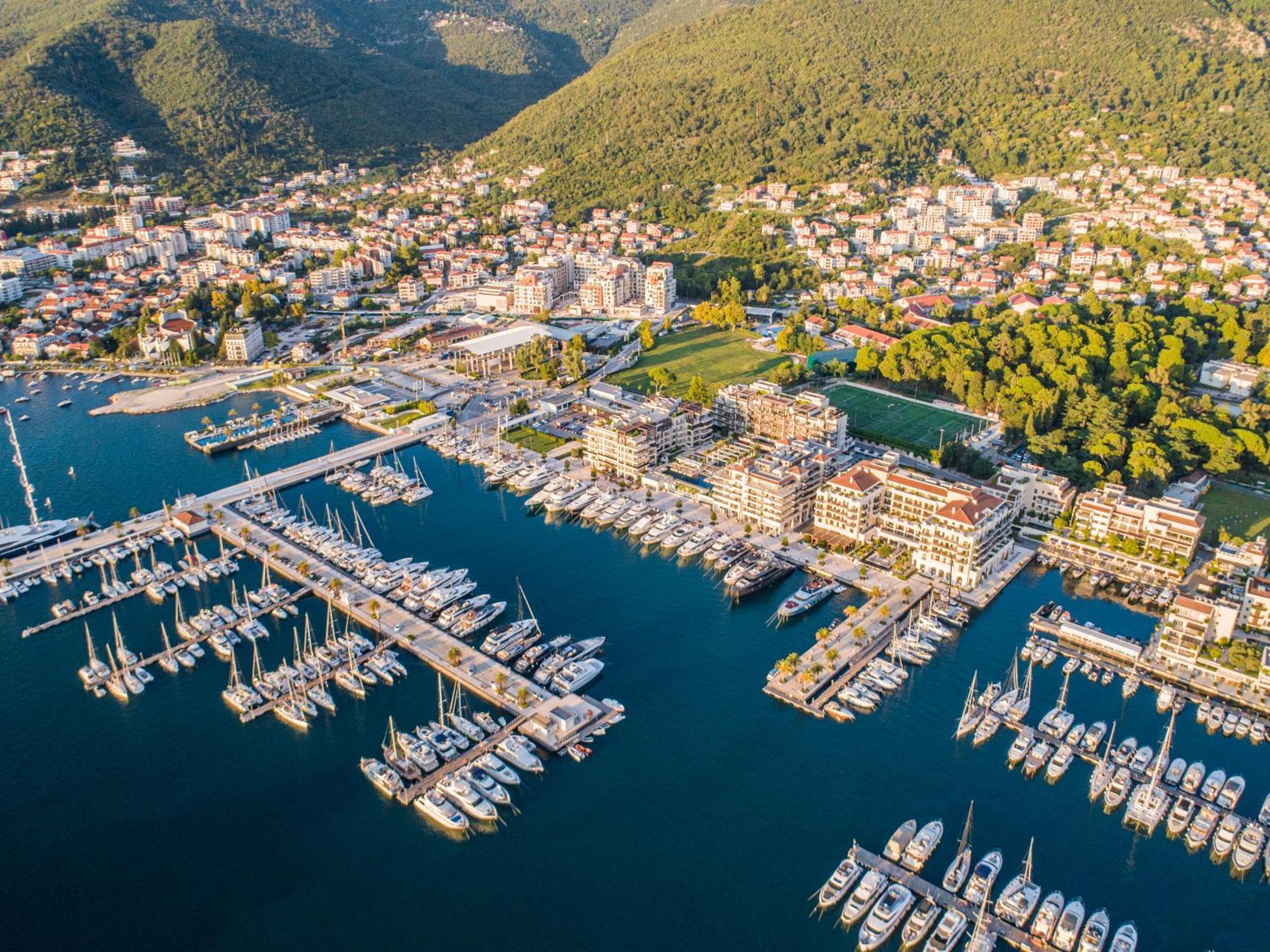 Porto Montenegro Residences 티바트 외부 사진